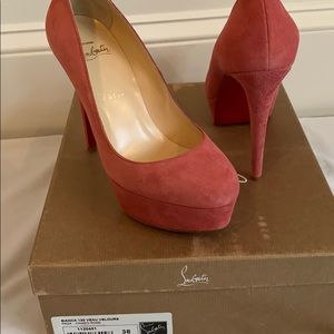 New Louboutin Bianca 120 cameo rose suede